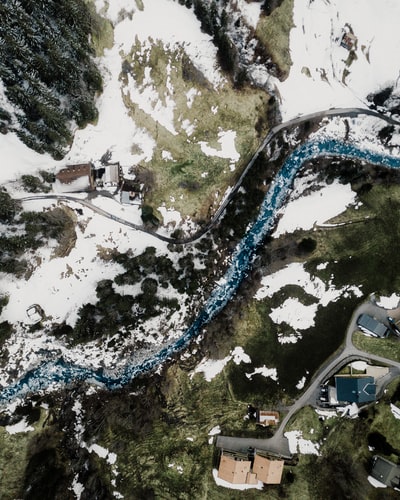 山间道路顶视图